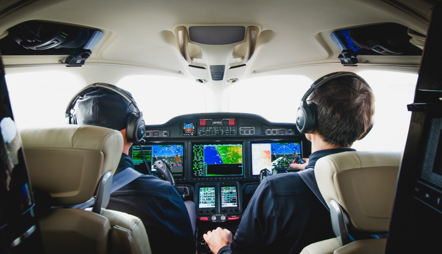 How private jet pilots navigate through turbulence